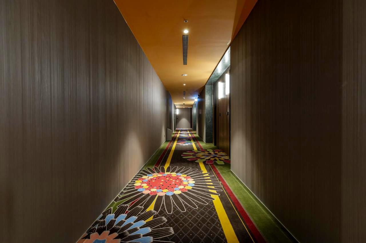Inhouse Hotel Grand Taichung Extérieur photo